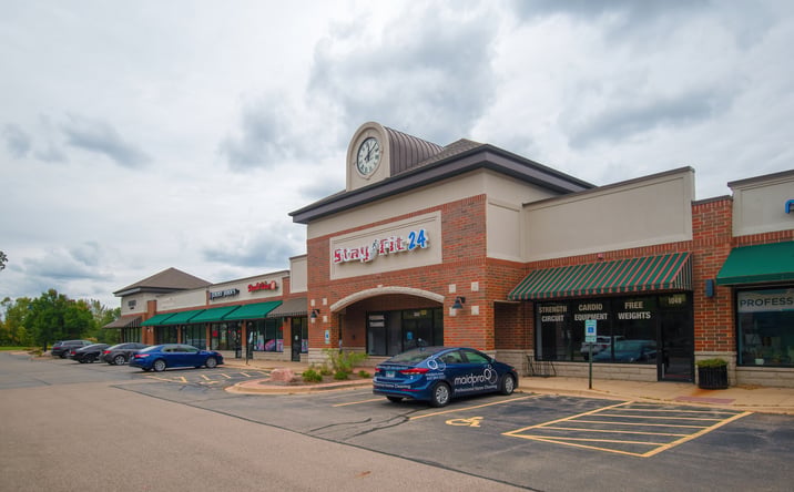 Pictures of Retail property located at 1006 - 1078 E. Algonquin Rd., Algonquin, IL 60102 for lease - image #1