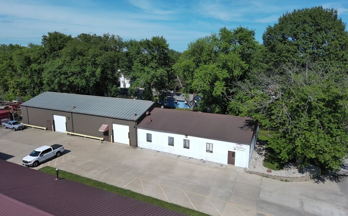 Pictures of Industrial property located at 2370 E LOGAN ST, DECATUR, IL 62526-5135 for lease - image #1