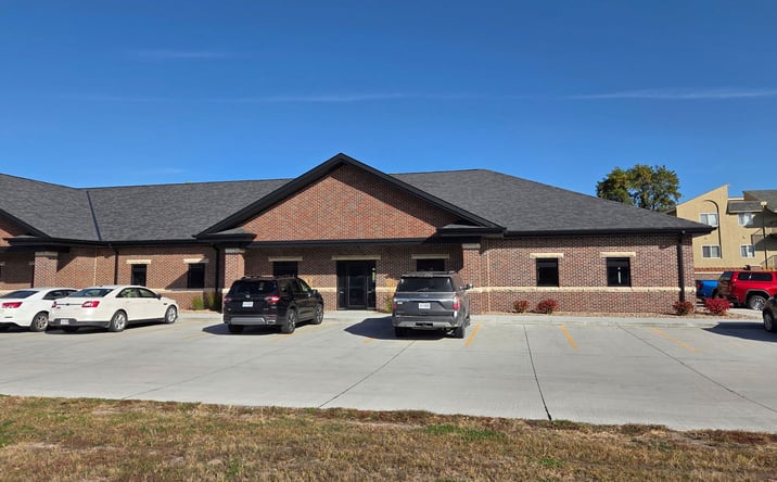 Pictures of Retail, Office property located at 1915 North Webb Road, Suite 3, Grand Island, NE 68803 for lease - image #1