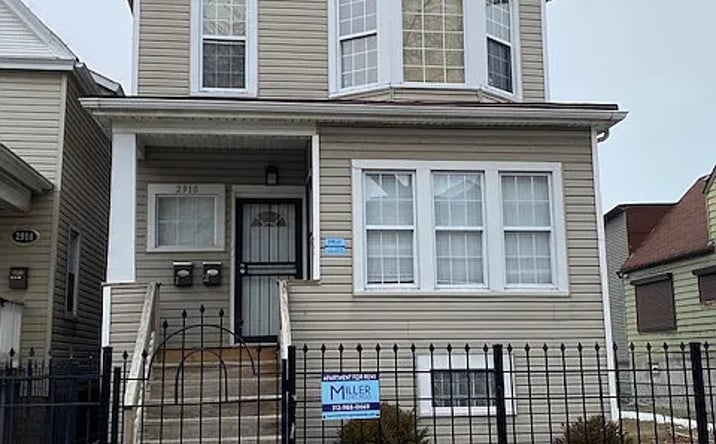 Pictures of Retail property located at 2910 E 78th St, Chicago, IL 60649 for lease - image #1