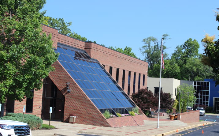 Pictures of Office property located at 9911 Shelbyville Road, Louisville, KY 40223 for lease - image #1