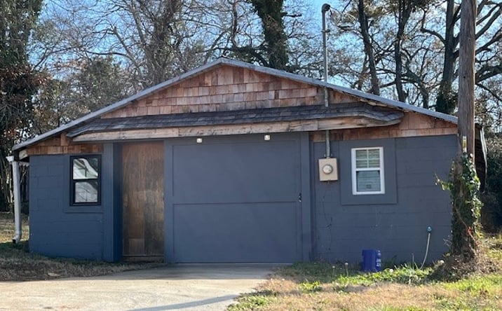 Pictures of Industrial property located at 115 Saint Lo Circle, Easley, SC 29640 for lease - image #1