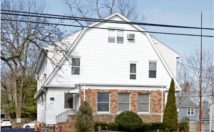 Pictures of Office property located at 575 WHITE PLAINS RD, EASTCHESTER, NY 10709-5500 for lease - image #1