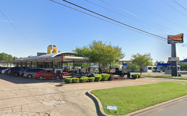 Pictures of Retail, Restaurant property located at 407 US Highway 80 W, Demopolis, AL 36732 for lease - image #1