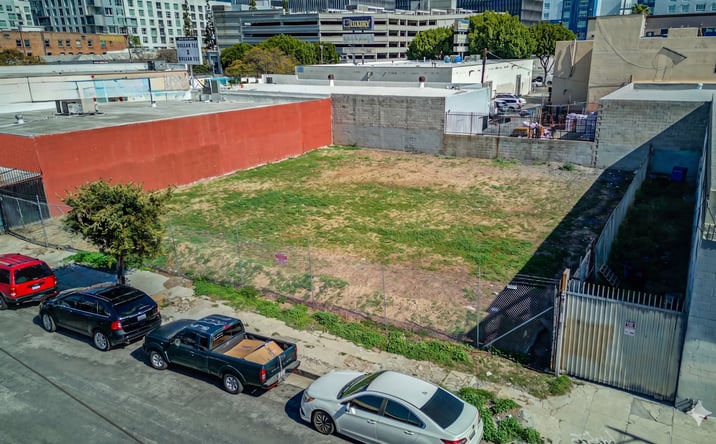 Pictures of Land property located at 109 W 14th Pl, Los Angeles, CA 90015 for lease - image #1
