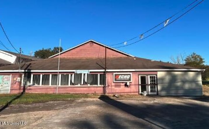 Pictures of Retail property located at 3900 Main Street, Moss Point, MS 39563 for lease - image #1