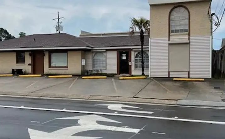 Pictures of Office property located at 3202 W Metairie Ave S, Metairie, LA 70001 for lease - image #1