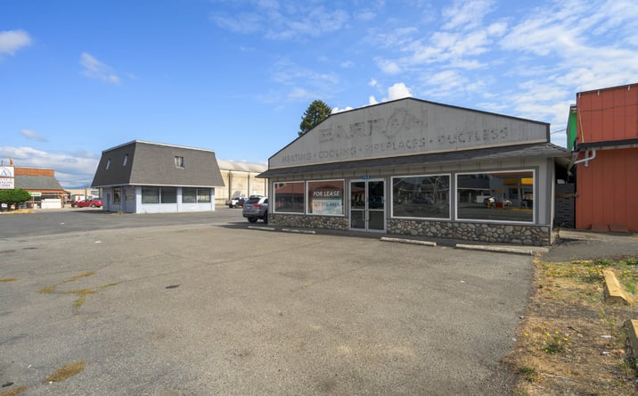 Pictures of Retail property located at 560 S Burlington Blvd, Burlington, WA 98233 for lease - image #1