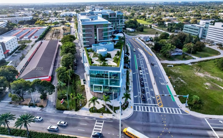 Pictures of Office, Retail property located at 21290 Biscayne # 205, Aventura, FL 33180 for lease - image #1