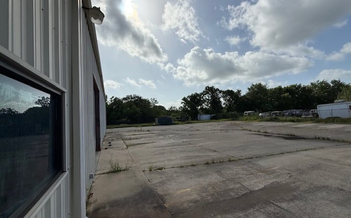 Pictures of Retail, Office property located at 1417 S Velasco St, Angleton, TX 77515 for lease - image #1