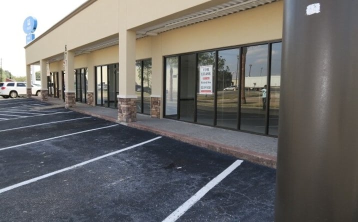 Pictures of Retail property located at 6734 Larkwood Dr, Houston, TX 77074 for lease - image #1