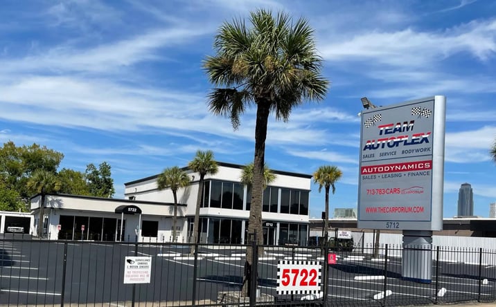 Pictures of Retail property located at 5722 Southwest Fwy, Houston, TX 77057 for lease - image #1