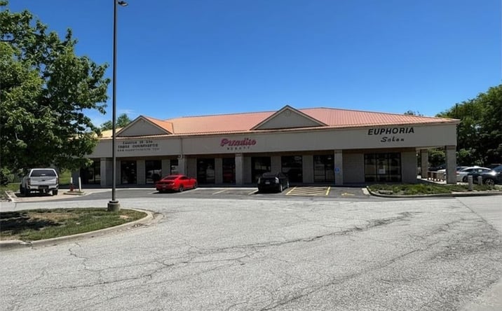 Pictures of Retail, Office, Special Purpose property located at 8331 N Congress Avenue, Kansas City, MO 64152 for lease - image #1