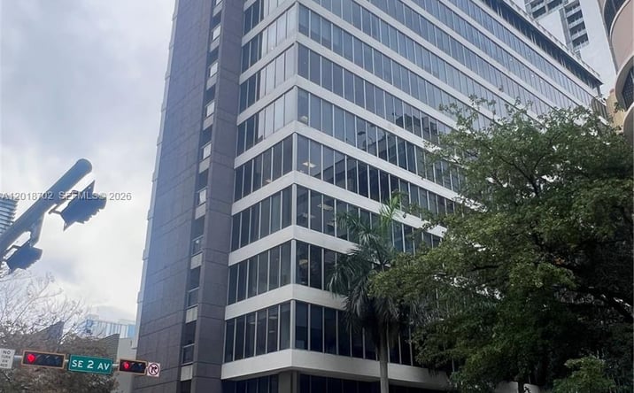 Pictures of Office property located at 150 SE 2nd Ave # 208, Miami, FL 33131 for lease - image #1