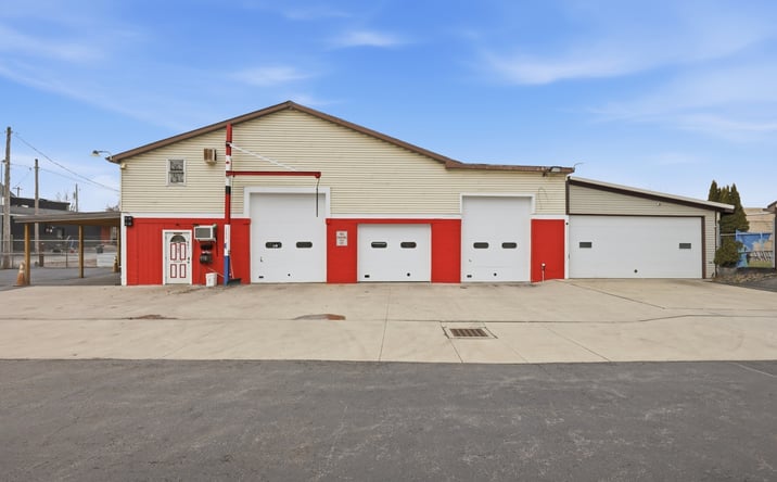 Pictures of Retail property located at 2910 Louisiana Ave, Niagara Falls, NY 14305 for lease - image #1