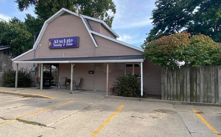 Pictures of Office, Retail property located at 30 E OLIVE Street, Canton, IL 61520 for lease - image #1