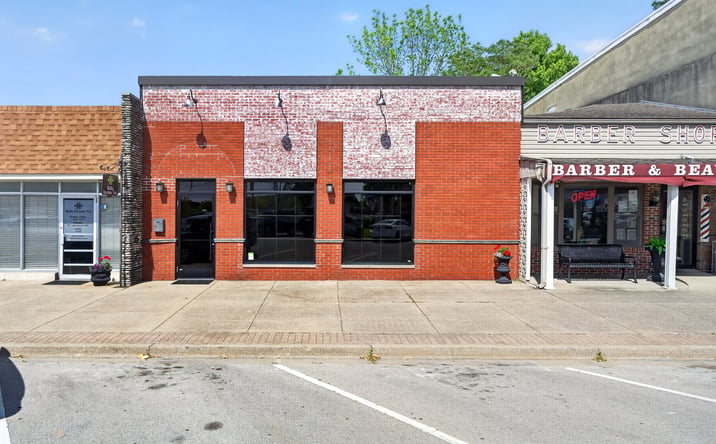 Pictures of Retail property located at 318 Main Cross St, Charlestown, IN 47111 for lease - image #1