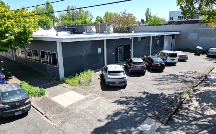 Pictures of Retail property located at 1132 SE Salmon St, Portland, OR 97214 for lease - image #1