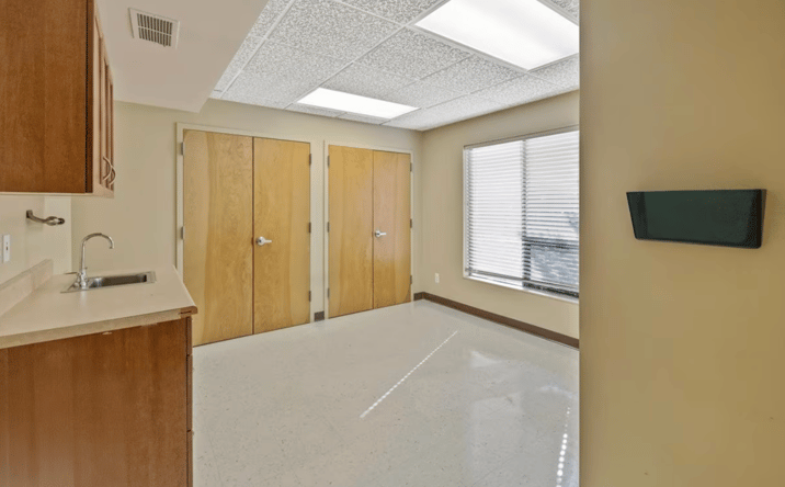Pictures of Office, Special Purpose property located at 24 Wyckoff Avenue, Waldwick, NJ 07463 for lease - image #1