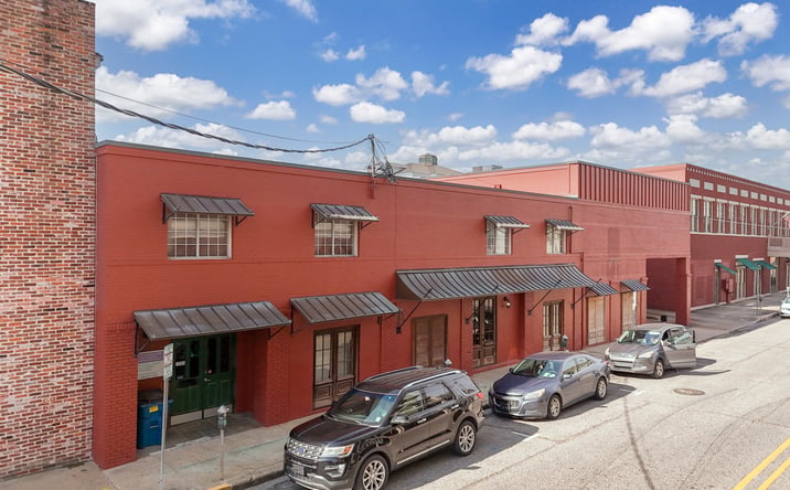 Pictures of Office property located at 718 S Buchanan St, Lafayette, LA 70501 for lease - image #1