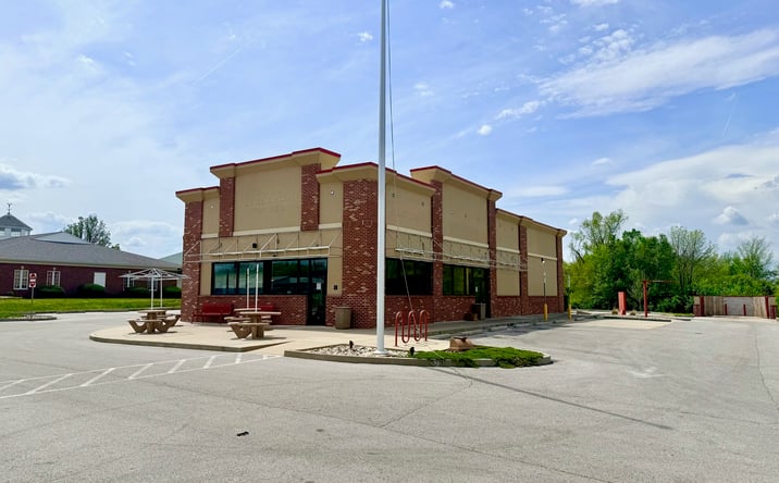Pictures of Retail, Restaurant property located at 500 N GIANT CITY RD, CARBONDALE, IL 62902-4505 for lease - image #1