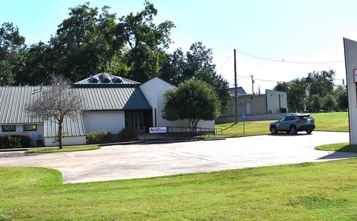 Pictures of Office, Special Purpose property located at 324 E PALESTINE AVE, PALESTINE, TX 75801-7630 for lease - image #1