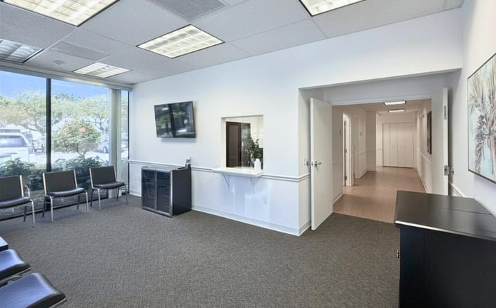 Pictures of Office, Retail, Industrial property located at 2540 Metrocentre Boulevard 1, West Palm Beach, FL 33407 for lease - image #1