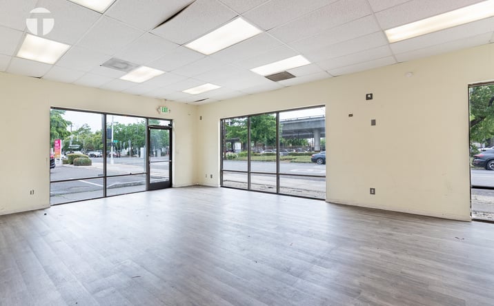 Pictures of Retail, Restaurant property located at 2828 Q St, Sacramento, CA 95816 for lease - image #1