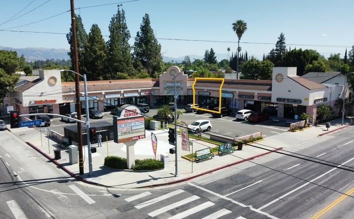 Pictures of Retail property located at 7606 Fallbrook Avenue, West Hills, CA 91304 for lease - image #1
