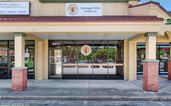 Pictures of Retail property located at 1301 MONUMENT Road 21, Jacksonville, FL 32225 for lease - image #1
