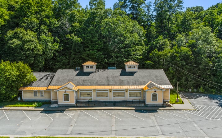Pictures of Retail property located at 626 BROAD STVILLE, LYNDONVILLE, VT 05851 for lease - image #1