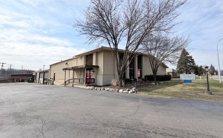 Pictures of Retail, Industrial property located at 200 E 2nd Street, Rochester, MI 48307 for lease - image #1