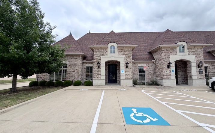 Pictures of Retail, Office, Special Purpose property located at 101 VINTAGE DR, RED OAK, TX 75154-6349 for lease - image #1
