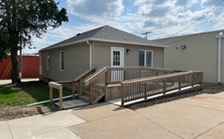 Pictures of Office, Retail property located at 2 Kohles Ct, Bettendorf, IA 52722 for lease - image #1
