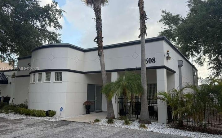 Pictures of Office property located at 608 S Tampania, Other City - In The State Of Florida, FL 33609 for lease - image #1