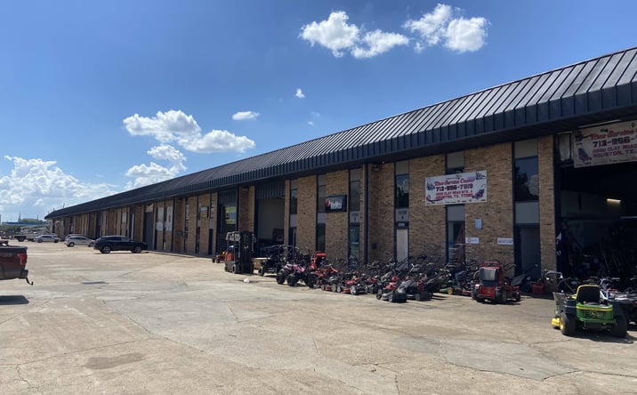 Pictures of Retail, Office, Industrial property located at 10100 Clay Road, Houston, TX 77080 for lease - image #1