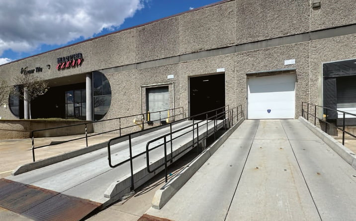 Pictures of Industrial property located at 680 Dearborn Park Ln., Columbus, OH 43085 for lease - image #1