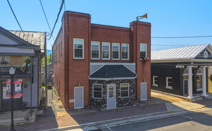 Pictures of Office, Retail, Special Purpose property located at 5930 Main St, Mount Jackson, VA 22842 for lease - image #1