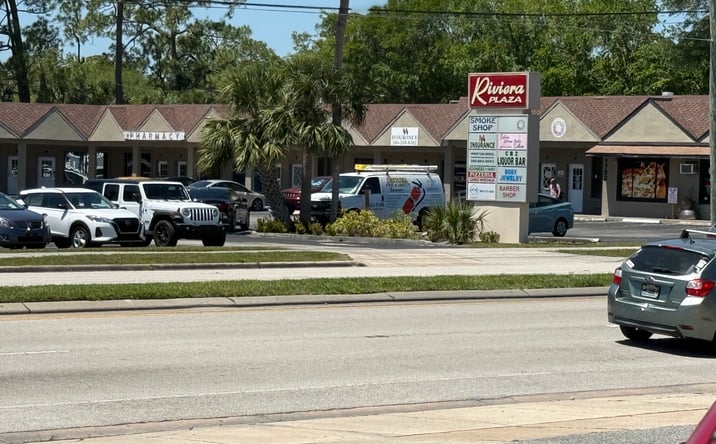 Pictures of Retail, Office, Restaurant property located at 1700 Ridgewood Avenue, Daytona Beach, FL 32117 for lease - image #1