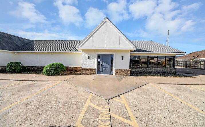 Pictures of Special Purpose property located at 13615 Bellaire Boulevard, Houston, TX 77083 for lease - image #1