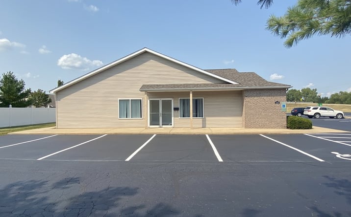 Pictures of Office property located at 1110 W ARBOR DR, DECATUR, IL 62526 for lease - image #1