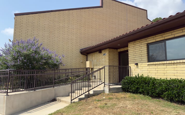 Pictures of Industrial property located at 4961 N O'Connor Rd, Irving, TX 75062 for lease - image #1
