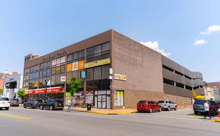 Pictures of Retail property located at 5300 Bergenline Ave, West New York, NJ 07087-5364 for lease - image #1