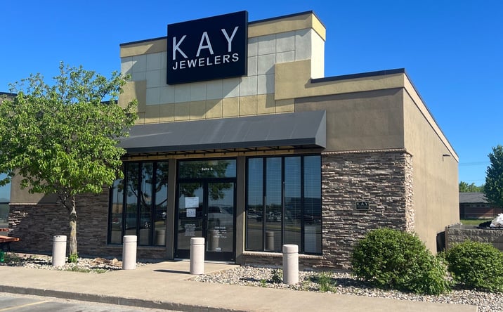 Pictures of Retail property located at 4109 FOURTH ST SW, MASON CITY, IA 50401-7359 for lease - image #1