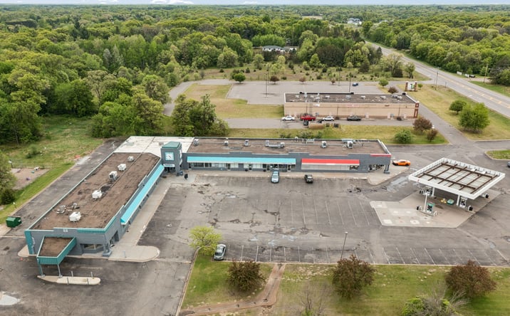 Pictures of Retail, Office property located at 3128 Viking Boulevard Northwest, Oak Grove, MN 55011 for lease - image #1