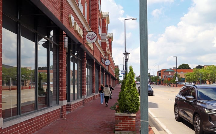 Pictures of Retail property located at 655 Deerfield Rd, Deerfield, IL 60015 for lease - image #1