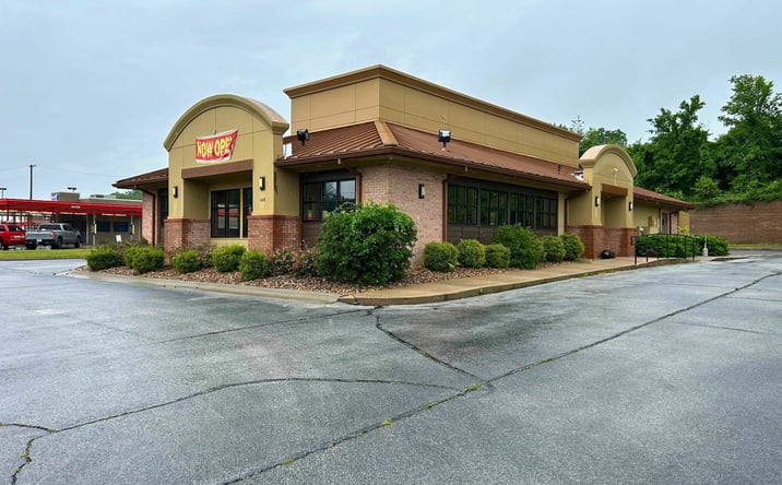 Pictures of Retail property located at 648 South Neosho Boulevard, Neosho, MO 64850 for lease - image #1