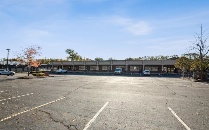 Pictures of Retail property located at 326 US-22, GREEN BROOK TOWNSHIP, NJ 08812 for lease - image #1