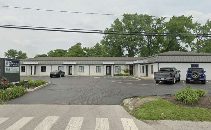 Pictures of Retail, Office property located at 918 FRY RD, GREENWOOD, IN 46142 for lease - image #1