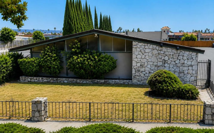 Pictures of Office property located at 914 E Gladstone St., Azusa, CA 91702 for lease - image #1